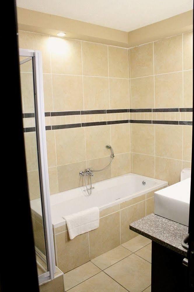 Desroches Hotel Маргит Экстерьер фото
