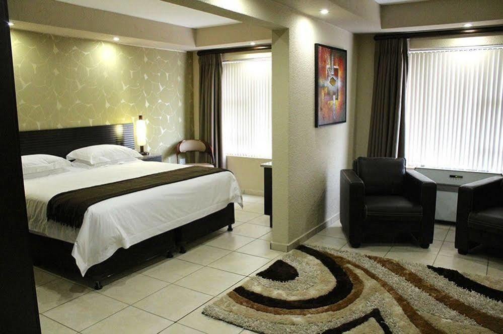 Desroches Hotel Маргит Экстерьер фото
