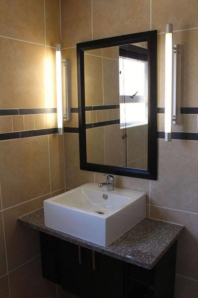 Desroches Hotel Маргит Экстерьер фото