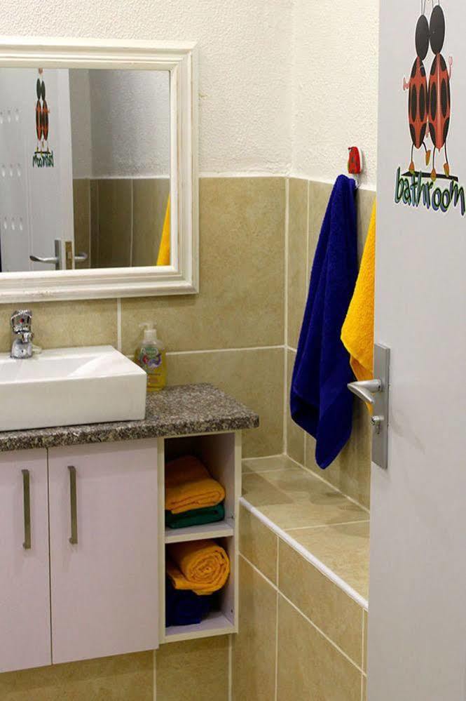 Desroches Hotel Маргит Экстерьер фото
